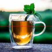 65岁老人每天喝掉50克茶叶，只因喝错了茶