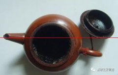 紫砂壶泡茶时，如何巧除茶垢留住包浆？