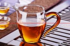 泡茶用的盖碗或是茶壶，都可以直接倒茶，为什么？
