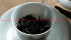 喝普洱茶时，为什么会遇到“锁喉”呢？