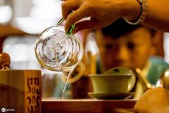 普洱茶的标准冲泡方法：醒茶、用水、投茶量、注水方式、出汤时间