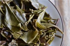 冲泡普洱茶时，翻动叶底对茶汤有哪些影响？
