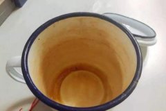 经常喝茶、喝咖啡，杯子里出现顽固污垢怎么办？教你一个小妙招